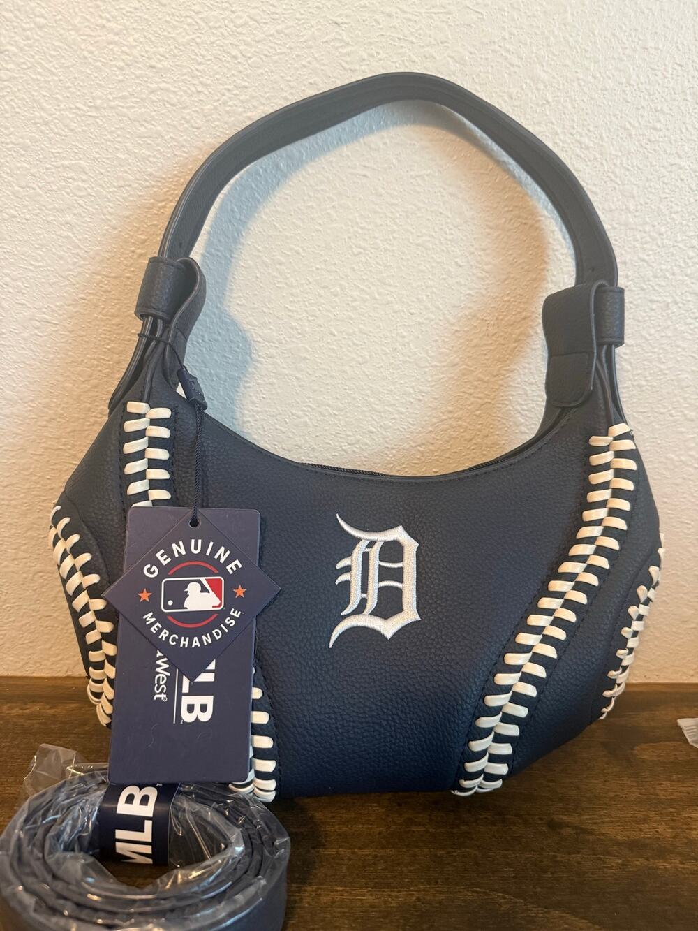 MLB Detroit Tigers Small Navy Hobo/Shoulder Bag *NEW w/ Tags & Dustbag*